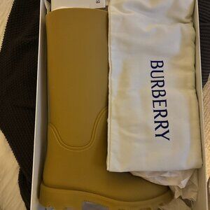 Burberry Ladies Manilla Marsh Slip-On Rain Boots